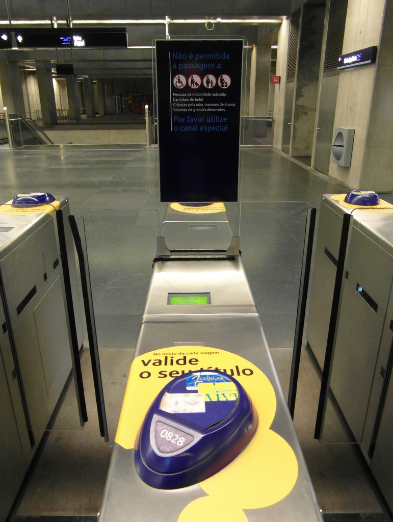 O sistema de controlo de entradas do Metro de Lisboa
